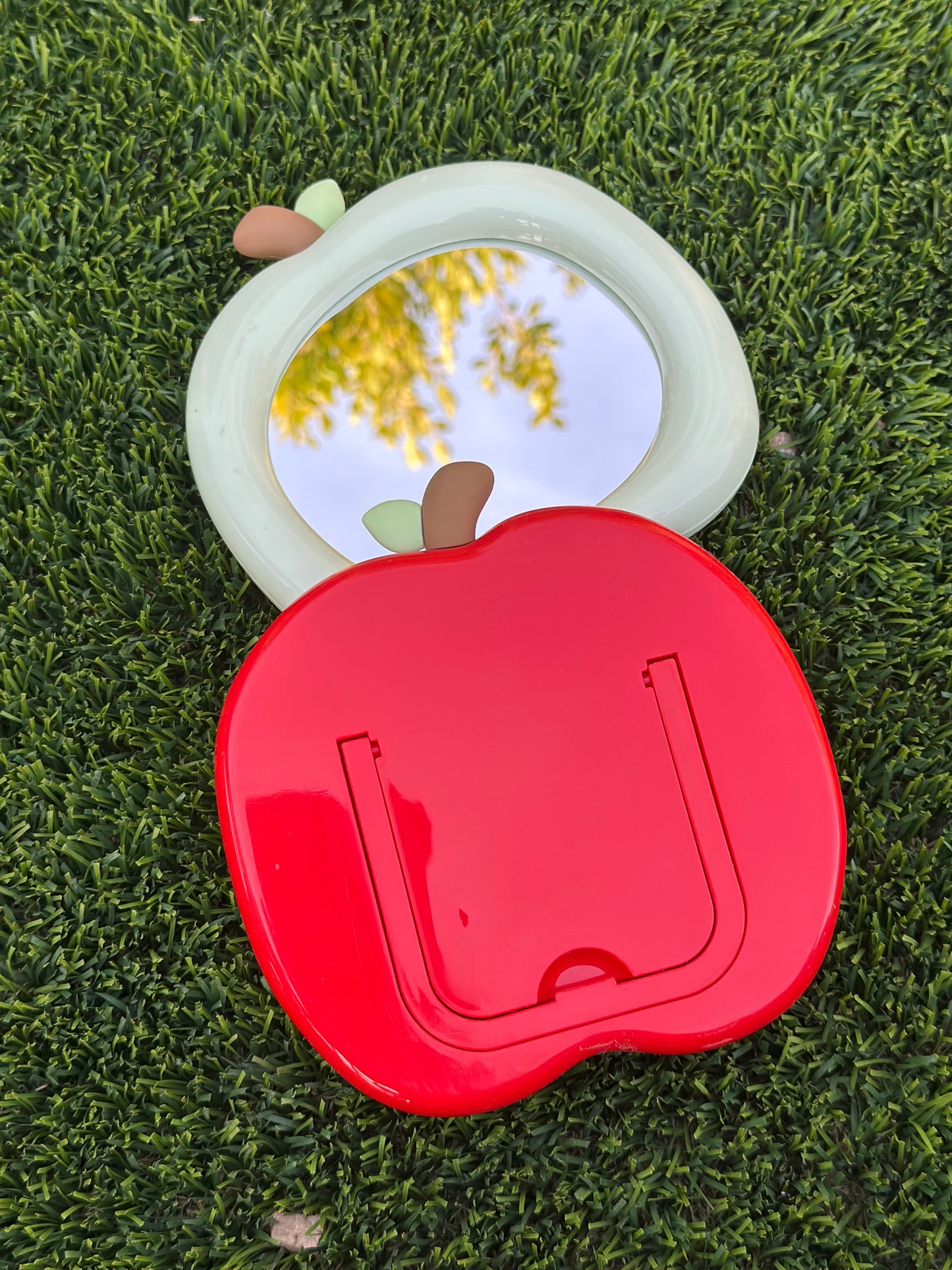 Apple Shape Desk/Portable Mirror | JA.VA.NAH