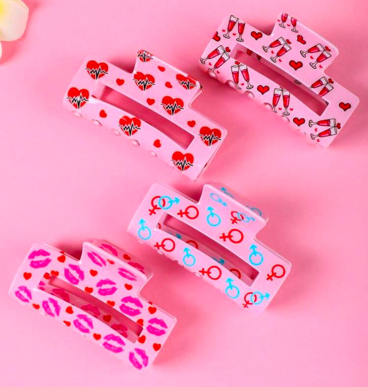 4PCS Cute, Fashionable HairClips for all type hair