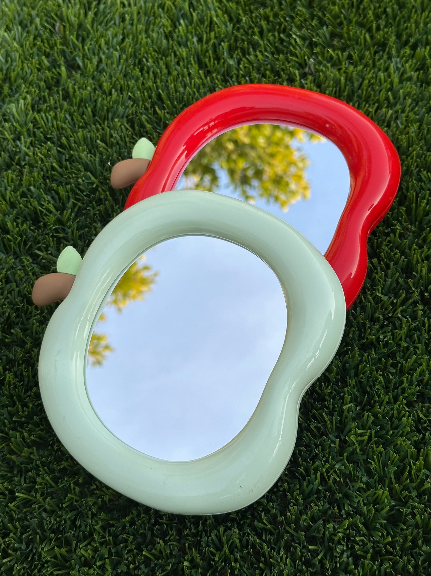 Apple Shape Desk/Portable Mirror | JA.VA.NAH