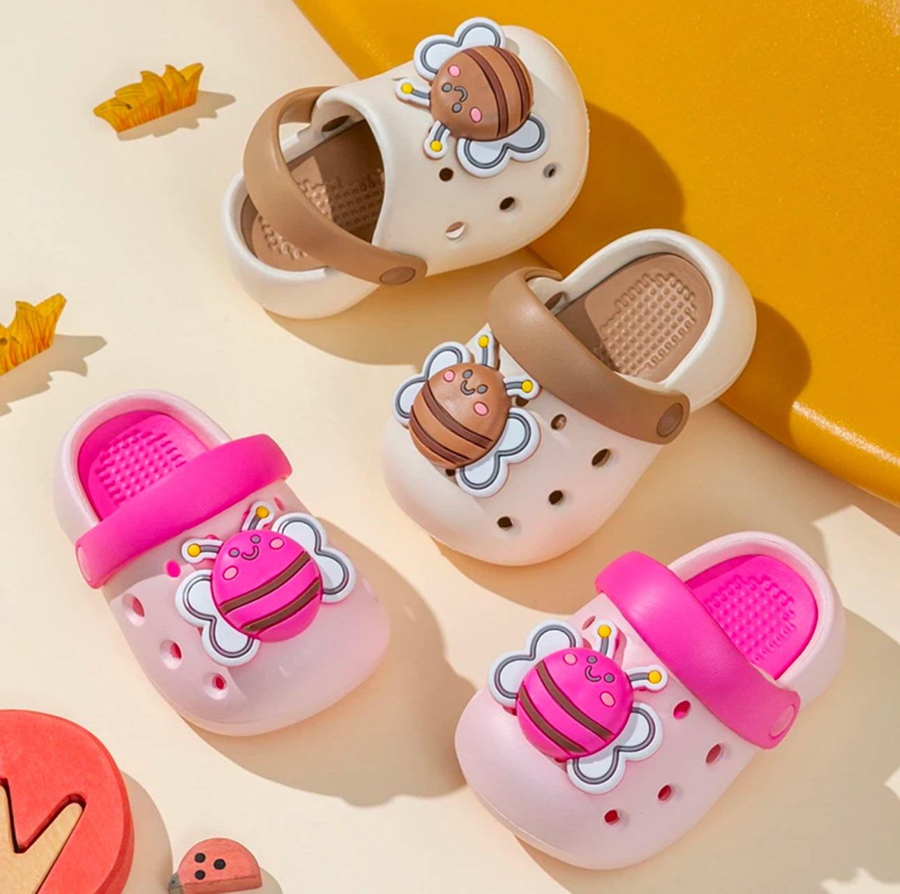 ÅVA SìMpï Bee Clogs | JA.VA.NAH