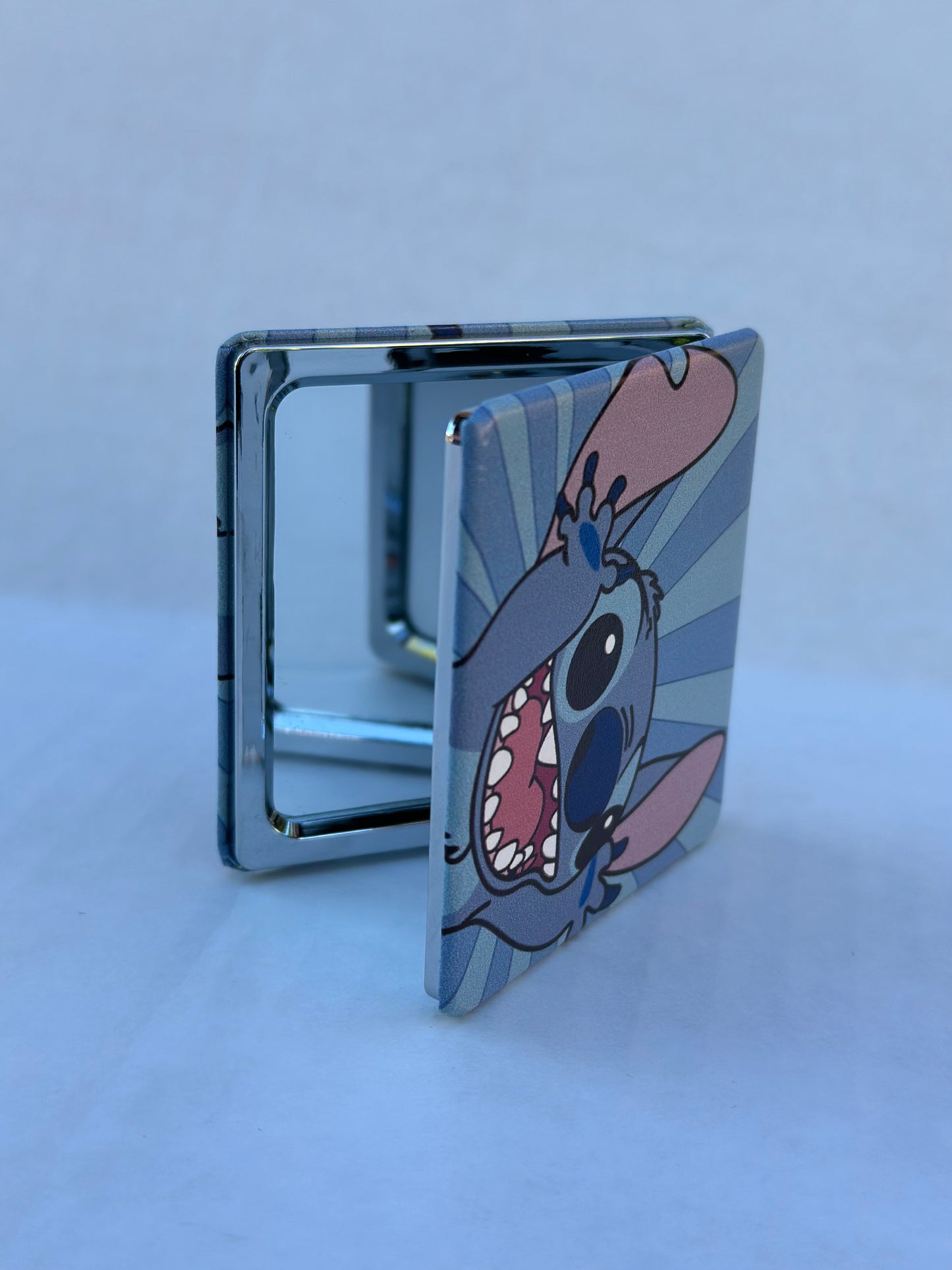 Bleu Cartoon Mirror | JA.VA.NAH