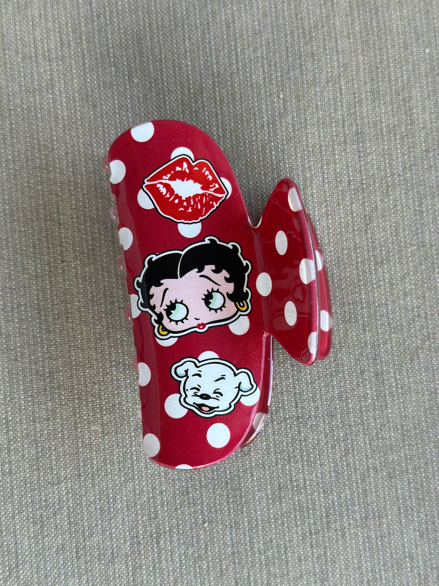 Red Hair Clip | JA.VA.NAH
