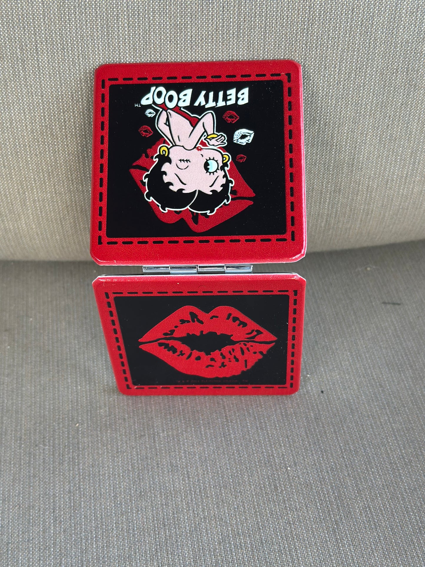 Red cute Mirror