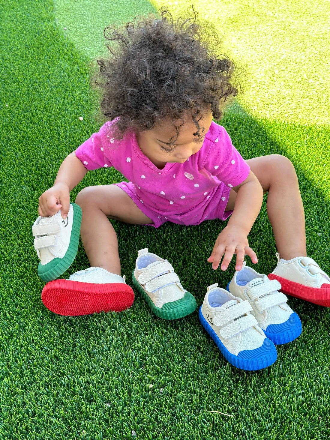 How to Choose Comfortable and Stylish Girls Shoes?