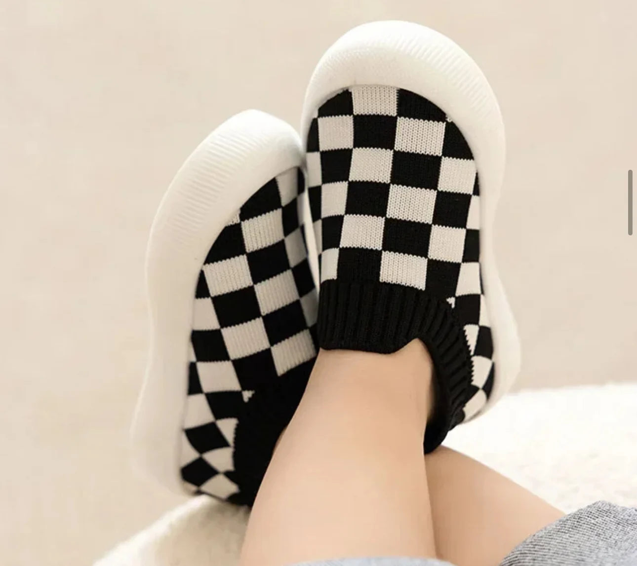 Non slip classic plaid sneakers