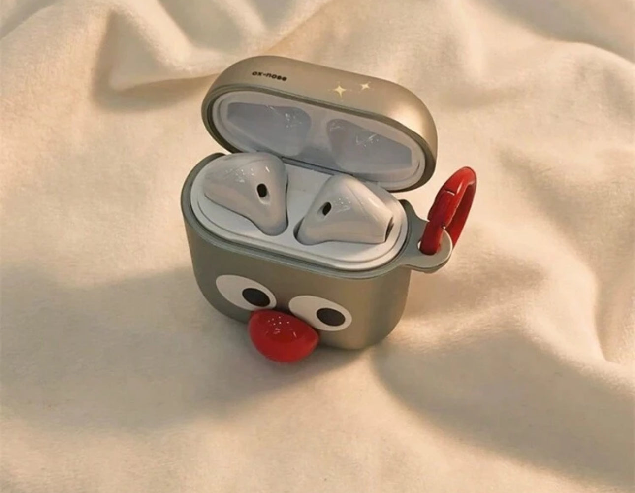 Red Nose Looks AirPods Case